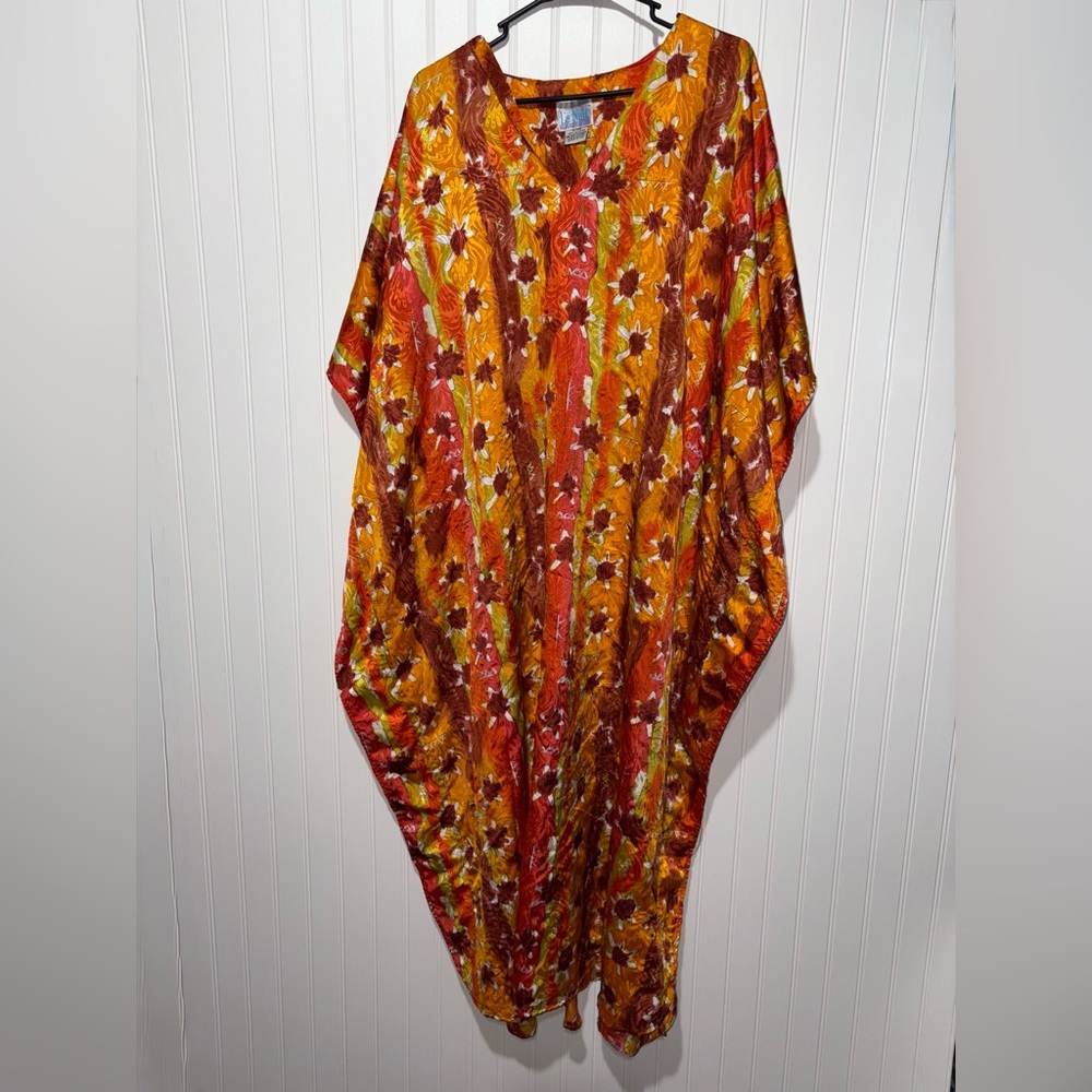 Vintage La Nuit Vibrant Floral Nightgown